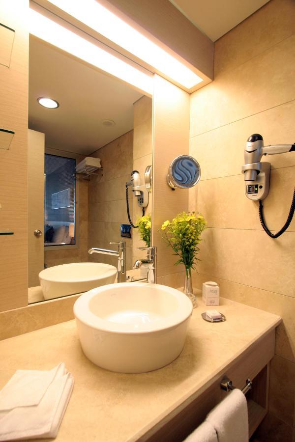 Cpankara Hotel Eksteriør bilde Bathroom